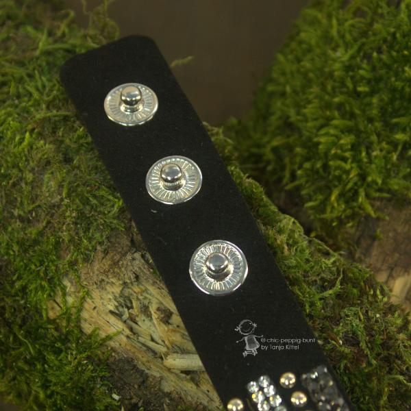 Vielseitig rockiges Nieten Wildleder-Optik Armband im Glitzerstil