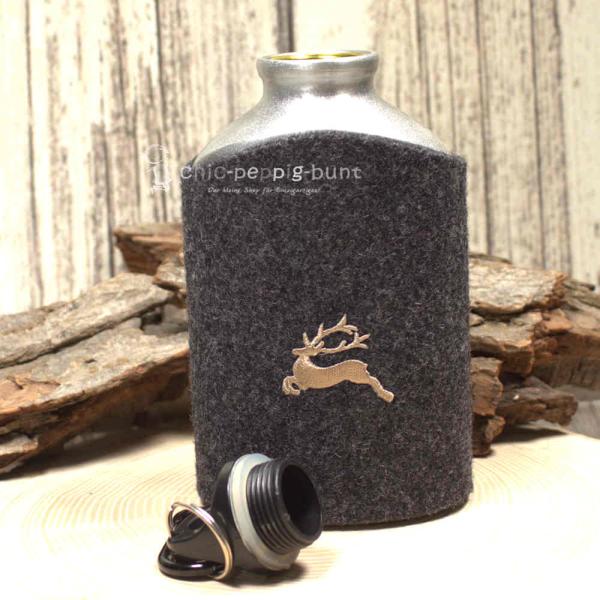 Sportflasche mit Hirsch Motiv auf Filz Sportflasche mit Hirsch Motiv auf Filz