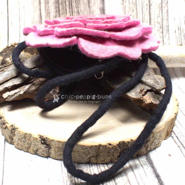 Umhängetasche filz Form einer Blume rosa