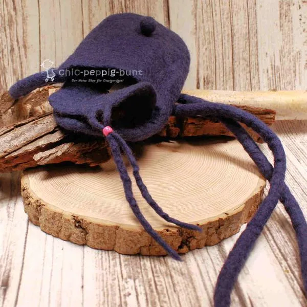 Umhängetasche filz mit Perle klein dunkellila - umhaengetasche filz klein dunkellila handtasche handmade knopf unikat