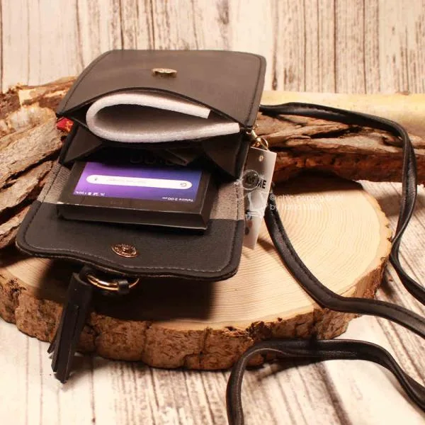 Umhängetasche Leder Magnetknopf schwarz 2 Fächer - umhaengetasche handytasche schwarz quasten kindertasche