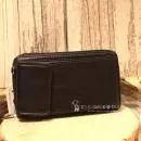Hochwertige unisex Umhängetasche / Geldbeutel in schwarz mit abnehmbarem Schultergurt.