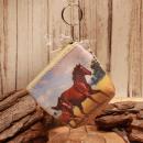 Kleiner brauner Geldbeutel aus Kunstleder mit fotorealistischem Pferde-Motiv und Reißverschluss.