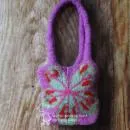 Täschchen lila mini aus Filz Blume bestickt - geschenktasche lila blume
