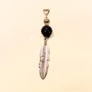 Schmaler Kettenanhänger versilbertes Blatt mit schwarzer Glitzer-Strassperle in filigranem Design.