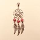 Versilberter Kettenanhänger Traumfänger mit rosa Glitzerperle und drei beweglichen Metallfedern.