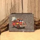 Mäppchen Filz mit Feuerwehrauto Motiv hellgrau