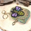 Gelbes Glitzer Schlüsselanhänger Mäppchen Biene (10x6x4cm) geschlossen.