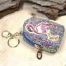 Buntes Glitzer Mäppchen Schlüsselanhänger mit Flamingo-Motiv. Kleine Utensilientasche 10x6x4 cm.